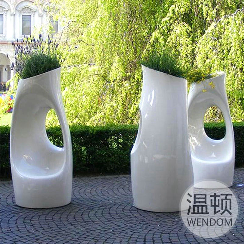 深圳大型玻璃钢厂家雕塑的制作流程分享